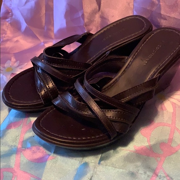 comfort plus by Predictions Shoes - Brown wedge sandal size 8.5w.